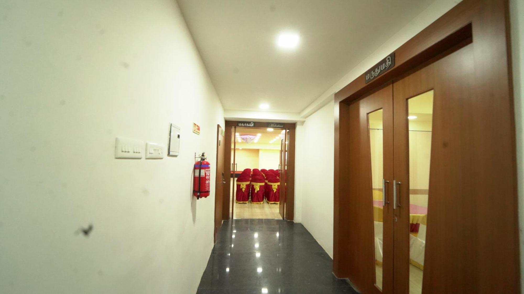Kfour Apartment & Hotels Private Limited มทุราย ภายนอก รูปภาพ